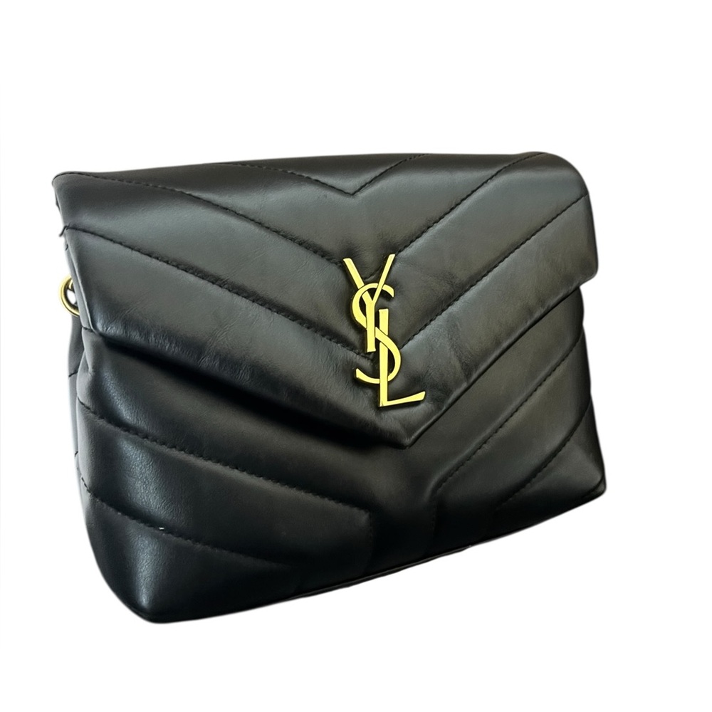 SAINT LAURENT
Loulou Toy quilted leather shoulder bag black